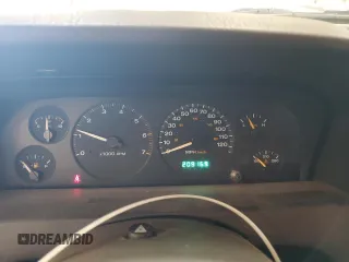 2004 Jeep Grand Cherokee Laredo with VIN 1J4GW48S24C294185, listed as a Copart auction lot 53357945 with 209,169 mi miles and Clean Title. Bid and sale history available at carsss.com. Image 9.
