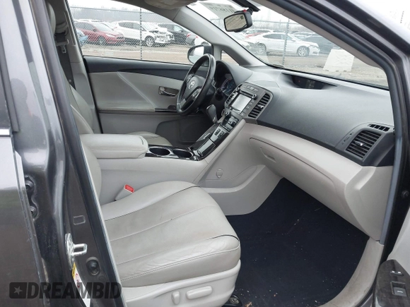 2015 Toyota Venza XLE z VIN 4T3ZK3BB8FU071131, wystawiony jako IAAI lot #41186719 z przebiegiem 131 807 mil mil oraz . Historia ofert i sprzedaży dostępna na DreamBid. Obrazek 5.