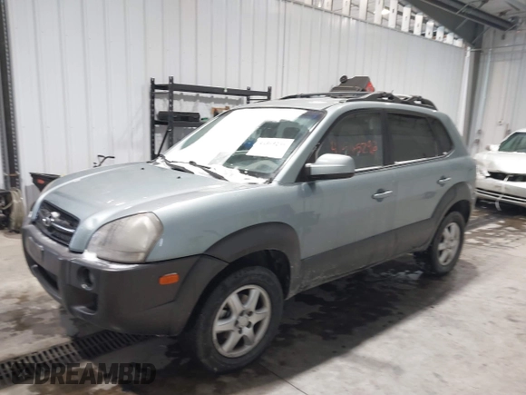 2005 Hyundai Tucson GLS with VIN KM8JN72D55U171093, listed as a IAAI auction lot 41565296 with 200,017 mi miles and . Bid and sale history available at DreamBid. Image 2.