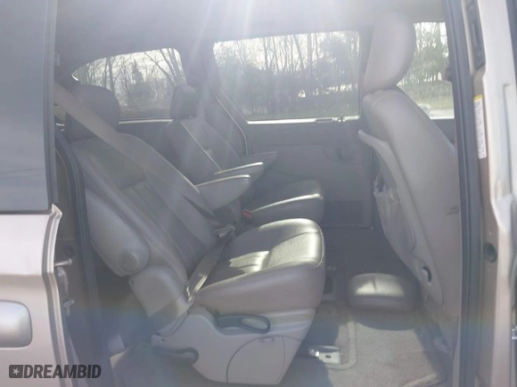 2003 Chrysler Town & Country LXi with VIN 2C8GP54L93R372831, listed as a IAAI auction lot 41958119 with 88,442 mi miles. Bid and sale history available at carsss.com. Image 8.