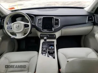 2020 Volvo XC90 Momentum with VIN YV4102PK6L1604039, listed as a Copart auction lot 69500212 with 24,914 mi miles. Bid and sale history available at carsss.com. Image 8.