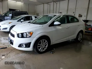 2015 Chevrolet Sonic LT z VIN 1G1JC5SH0F4108480, wystawiony jako Copart lot #56176255 z przebiegiem 133 282 mil mil oraz Szkoda całkowita • Salvage title. Historia ofert i sprzedaży dostępna na DreamBid. Obrazek 1.