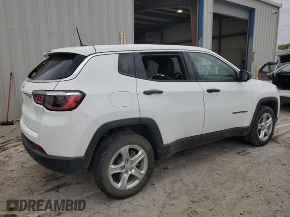 2023 Jeep Compass Sport z VIN 3C4NJDAN0PT569903, wystawiony jako Copart lot #53154035 z przebiegiem 30 060 mil mil oraz Szkoda całkowita • Salvage title. Historia ofert i sprzedaży dostępna na DreamBid. Obrazek 3.