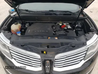 2017 Lincoln MKX Premiere с VIN 2LMPJ6JR5HBL11557, выставлен на аукционе Copart как лот 82405864 с пробегом 67 443 миль миль и Списание • Salvage title. История ставок и продаж доступна на DreamBid. Изображение 13.