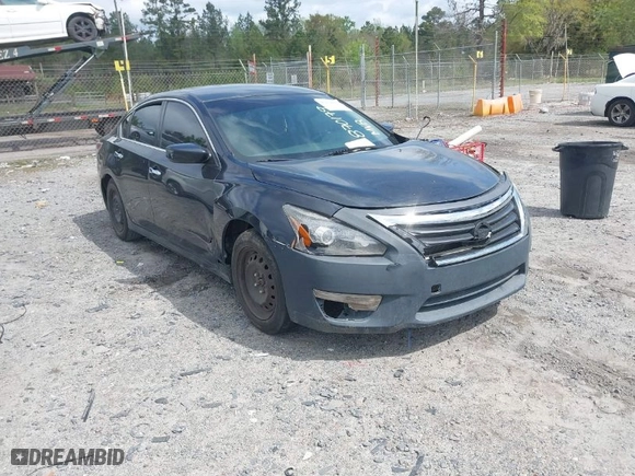 2015 Nissan Altima 2.5 with VIN 1N4AL3AP4FN870179, listed as a IAAI auction lot 41914006 with 227,935 mi miles. Bid and sale history available at carsss.com. Image 1.