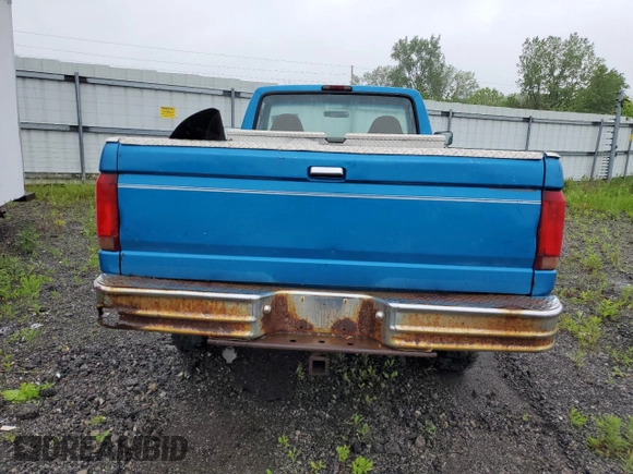 1996 Ford F-250 z VIN 2FTHF26H7TCA30362, wystawiony jako Copart lot #57525605 z przebiegiem Nie podano mil oraz Czysty tytuł • Clean title. Historia ofert i sprzedaży dostępna na DreamBid. Obrazek 6.