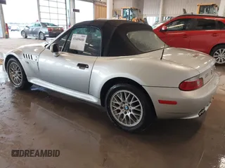 2001 BMW Z3 2.5 z VIN WBACN33431LM00114, wystawiony jako IAAI lot #41689600 z przebiegiem 91 636 mil mil oraz . Historia ofert i sprzedaży dostępna na DreamBid. Obrazek 3.