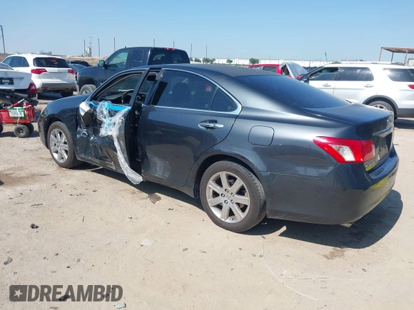 2008 Lexus ES 330 z VIN JTHBJ46GX82182547, wystawiony jako IAAI lot #42322564 z przebiegiem 303 870 mil mil oraz . Historia ofert i sprzedaży dostępna na DreamBid. Obrazek 3.