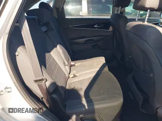 2019 Kia Sorento LX z VIN 5XYPG4A34KG574303, wystawiony jako IAAI lot #42191577 z przebiegiem 117 821 mil mil oraz . Historia ofert i sprzedaży dostępna na DreamBid. Obrazek 8.
