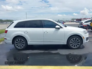2018 Audi Q7 Premium Plus z VIN WA1LHAF79JD004553, wystawiony jako IAAI lot #42591653 z przebiegiem 65 349 mil mil oraz . Historia ofert i sprzedaży dostępna na DreamBid. Obrazek 13.