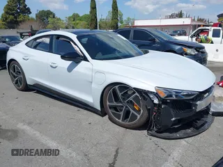 2024 Audi RS e-tron GT z VIN WAUBHBFW9R7901734, wystawiony jako IAAI lot #41953369 z przebiegiem 5 368 mil mil oraz . Historia ofert i sprzedaży dostępna na DreamBid. Obrazek 1.