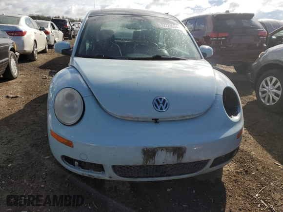 2010 Volkswagen Beetle with VIN 3VWRW3AG9AM035084, listed as a Copart auction lot 72726034 with 86,024 mi miles and Clean title. Bid and sale history available at DreamBid. Image 5.