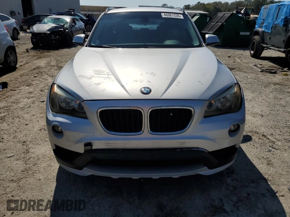 2015 BMW X1 sDrive28i with VIN WBAVM1C51FVZ94111, listed as a Copart auction lot 46981235 with 105,432 mi miles and Salvage Title. Bid and sale history available at carsss.com. Image 5.