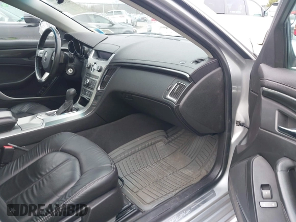 2012 Cadillac CTS z VIN 1G6DC5E52C0123719, wystawiony jako IAAI lot #41997649 z przebiegiem 79 705 mil mil oraz . Historia ofert i sprzedaży dostępna na DreamBid. Obrazek 5.