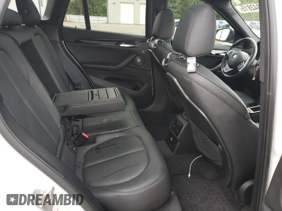 2016 BMW X1 xDrive28i z VIN WBXHT3C30G5E54396, wystawiony jako Copart lot #56042815 z przebiegiem 101 632 mil mil oraz Szkoda całkowita • Salvage title. Historia ofert i sprzedaży dostępna na DreamBid. Obrazek 11.