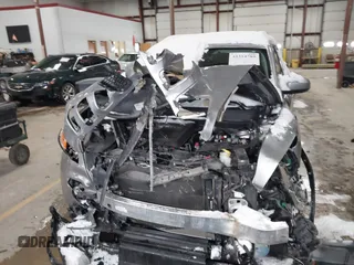 2016 Jeep Cherokee Latitude with VIN 1C4PJMCS6GW321256, listed as a IAAI auction lot 41314789 with 127,951 mi miles. Bid and sale history available at carsss.com. Image 13.