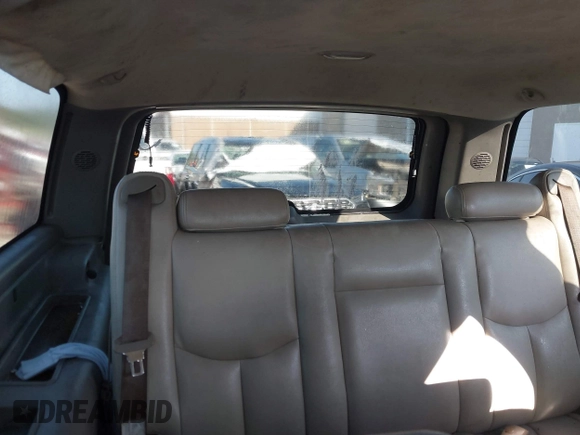 2004 Chevrolet Suburban LT with VIN 1GNEC16T84R125633, listed as a IAAI auction lot 42564242 with 328,946 mi miles and . Bid and sale history available at DreamBid. Image 13.