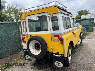1977 Land Rover Defender с VIN 93000865, выставлен на аукционе Copart как лот 60679895 с пробегом 28 339 миль миль и Чистый • Clean title. История ставок и продаж доступна на DreamBid. Изображение 4.