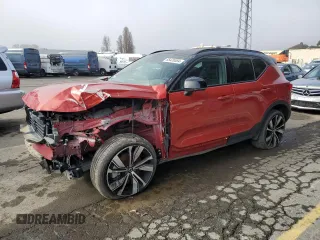 2022 Volvo XC40 Twin Plus z VIN YV4ED3UR4N2717241, wystawiony jako Copart lot #85426554 z przebiegiem 7617 mil mil oraz Szkody całkowita. Historia ofert i sprzedaży dostępna na DreamBid. Obrazek 1.
