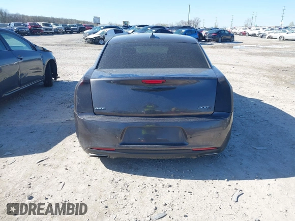 2016 Chrysler 300 S z VIN 2C3CCAGG8GH191481, wystawiony jako IAAI lot #41908050 z przebiegiem 174 575 mil mil oraz . Historia ofert i sprzedaży dostępna na DreamBid. Obrazek 16.