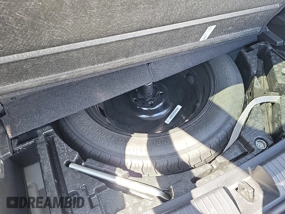 2024 Volkswagen Tiguan SE z VIN 3VV3B7AX7RM106937, wystawiony jako IAAI lot #42845192 z przebiegiem 32 134 mil mil oraz . Historia ofert i sprzedaży dostępna na DreamBid. Obrazek 52.