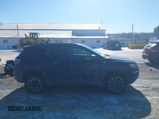 2018 Jeep Compass Trailhawk with VIN 3C4NJDDB5JT458112, listed as a IAAI auction lot 41617567 with 79,612 mi miles and . Bid and sale history available at carsss.com. Image 13.
