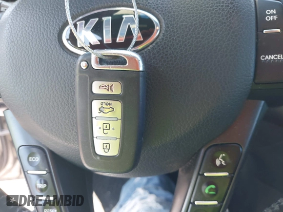 2013 Kia Optima SX с VIN 5XXGR4A69DG240506, выставлен на аукционе IAAI как лот 42299904 с пробегом 235 357 миль миль и . История ставок и продаж доступна на DreamBid. Изображение 11.
