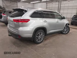 2019 Toyota Highlander SE with VIN 5TDJZRFH4KS612004, listed as a IAAI auction lot 42294935 with 47,603 mi miles and . Bid and sale history available at DreamBid. Image 4.