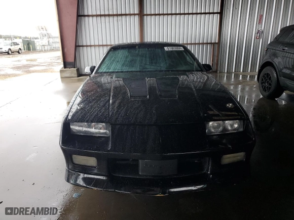 1986 Chevrolet Camaro Z28 Sport with VIN 1G1FP87H8GL106911, listed as a Copart auction lot 81903004 with 24,202 mi miles and Salvage Title. Bid and sale history available at carsss.com. Image 5.