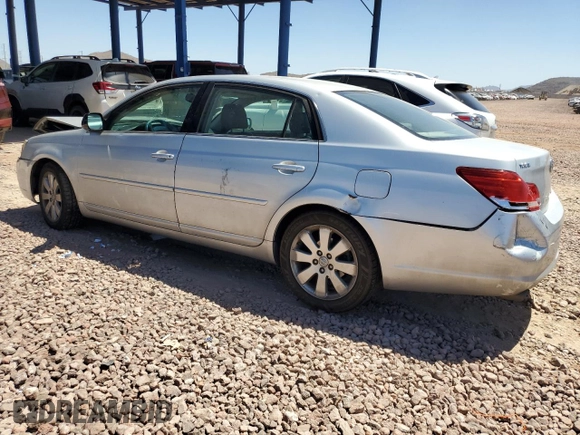2007 Toyota Avalon XL z VIN 4T1BK36B77U194327, wystawiony jako Copart lot #57345135 z przebiegiem 189 484 mil mil oraz Szkoda całkowita • Salvage title. Historia ofert i sprzedaży dostępna na DreamBid. Obrazek 2.