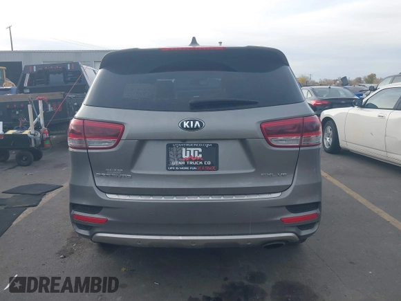 2017 Kia Sorento SX with VIN 5XYPKDA59HG304752, listed as a IAAI auction lot 40931971 with 143,211 mi miles and . Bid and sale history available at DreamBid. Image 17.