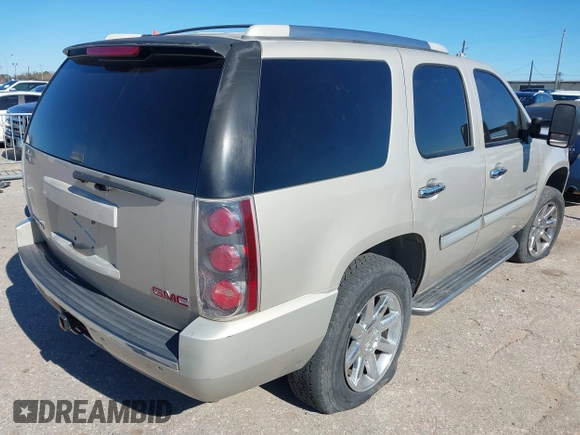 2007 GMC Yukon Denali z VIN 1GKFK63857J261948, wystawiony jako IAAI lot #41262362 z przebiegiem Nie podano mil oraz . Historia ofert i sprzedaży dostępna na DreamBid. Obrazek 4.