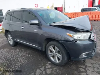 2013 Toyota Highlander Limited with VIN 5TDYK3EH5DS092173, listed as a IAAI auction lot 41484395 with 119,138 mi miles. Bid and sale history available at carsss.com. Image 1.
