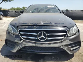 2019 Mercedes-Benz E 300 z VIN WDDZF4JB0KA562691, wystawiony jako Copart lot #56961235 z przebiegiem 84 666 mil mil oraz Nie do naprawy • Non repairable. Historia ofert i sprzedaży dostępna na DreamBid. Obrazek 5.