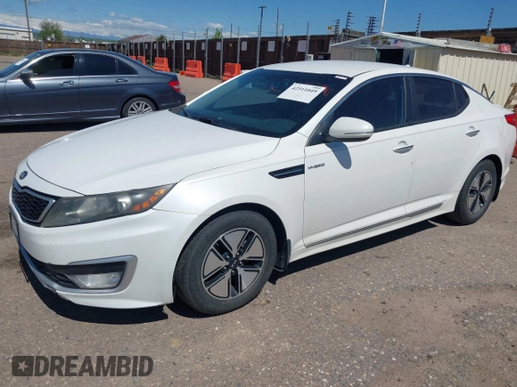 2013 Kia Optima EX z VIN KNAGM4AD6D5056638, wystawiony jako IAAI lot #42311049 z przebiegiem 170 817 mil mil oraz . Historia ofert i sprzedaży dostępna na DreamBid. Obrazek 2.