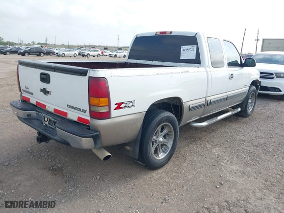 2002 Chevrolet Silverado 1500 LT with VIN 2GCEK19T821377914, listed as a IAAI auction lot 41955722 with 197,892 mi miles. Bid and sale history available at carsss.com. Image 4.