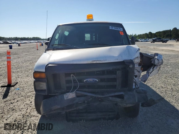2008 Ford Econoline Cargo Commercial z VIN 1FTNE14W88DA15099, wystawiony jako Copart lot #58166835 z przebiegiem 210 129 mil mil oraz Czysty tytuł • Clean title. Historia ofert i sprzedaży dostępna na DreamBid. Obrazek 5.