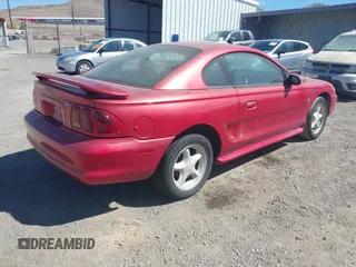 1998 Ford Mustang z VIN 1FAFP4047WF257717, wystawiony jako IAAI lot #42505127 z przebiegiem 185 244 mil mil oraz . Historia ofert i sprzedaży dostępna na DreamBid. Obrazek 4.