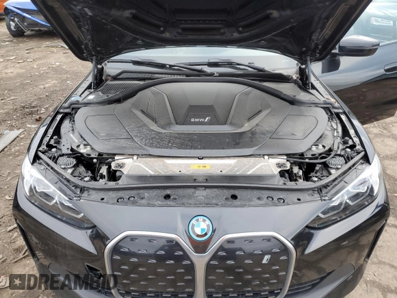 2023 BMW i4 eDrive35 z VIN WBY43AW04PFP61934, wystawiony jako Copart lot #48541455 z przebiegiem 37 042 mil mil oraz Czysty tytuł • Clean title. Historia ofert i sprzedaży dostępna na DreamBid. Obrazek 11.