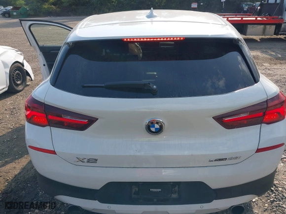 2022 BMW X2 sDrive28i with VIN WBXYH9C04N5U11829, listed as a IAAI auction lot 40184510 with 59,426 mi miles. Bid and sale history available at carsss.com. Image 16.