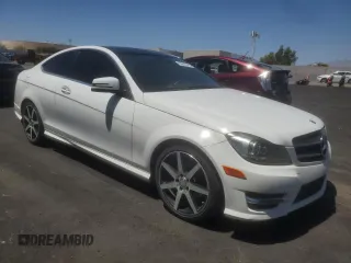 2015 Mercedes-Benz C 250 with VIN WDDGJ4HB8FG370143, listed as a Copart auction lot 63842945 with 163,354 mi miles and Clean title. Bid and sale history available at DreamBid. Image 4.