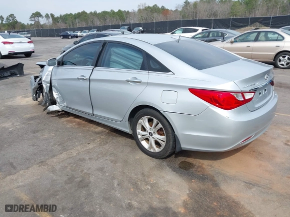 2013 Hyundai Sonata SE with VIN 5NPEC4AC0DH744204, listed as a IAAI auction lot 41791192 with 199,276 mi miles. Bid and sale history available at carsss.com. Image 3.