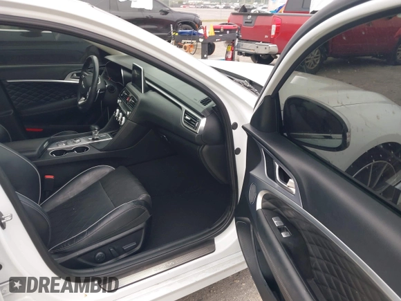 2020 Genesis G70 2.0T z VIN KMTG44LA8LU064798, wystawiony jako IAAI lot #41878098 z przebiegiem 57 995 mil mil oraz . Historia ofert i sprzedaży dostępna na DreamBid. Obrazek 5.