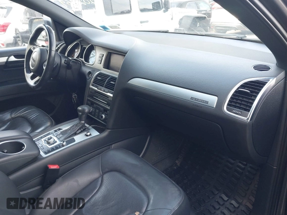 2015 Audi Q7 3.0T S line Prestige with VIN WA1DGAFE7FD023762, listed as a IAAI auction lot 42027169 with 110,744 mi miles. Bid and sale history available at carsss.com. Image 5.