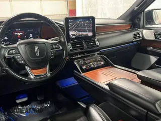 2019 Lincoln Navigator Reserve z VIN 5LMJJ2LT3KEL01508, wystawiony jako Copart lot #60321915 z przebiegiem 81 454 mil mil oraz Czysty tytuł • Clean title. Historia ofert i sprzedaży dostępna na DreamBid. Obrazek 9.