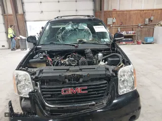 2013 GMC Yukon XL SLT with VIN 1GKS2KE70DR296356, listed as a IAAI auction lot 41986948 with 274,445 mi miles. Bid and sale history available at carsss.com. Image 6.