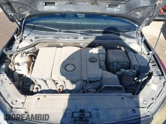 2013 Volkswagen Jetta SE with VIN 3VWDX7AJ1DM411050, listed as a IAAI auction lot 40888860 with 57,938 mi miles and . Bid and sale history available at DreamBid. Image 10.