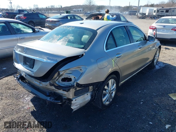 2019 Mercedes-Benz C 300 with VIN WDDWF8EB8KR515401, listed as a IAAI auction lot 41702180 with 54,107 mi miles and . Bid and sale history available at carsss.com. Image 4.