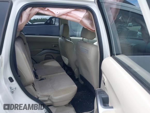 2011 Mitsubishi Outlander SE z VIN JA4JT3AW4BU007359, wystawiony jako IAAI lot #42048256 z przebiegiem 166 805 mil mil oraz . Historia ofert i sprzedaży dostępna na DreamBid. Obrazek 8.