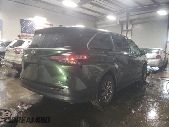 2021 Toyota Sienna XLE with VIN 5TDYRKEC8MS026985, listed as a Copart auction lot 47315875 with 175,673 mi miles and Salvage title. Bid and sale history available at DreamBid. Image 3.